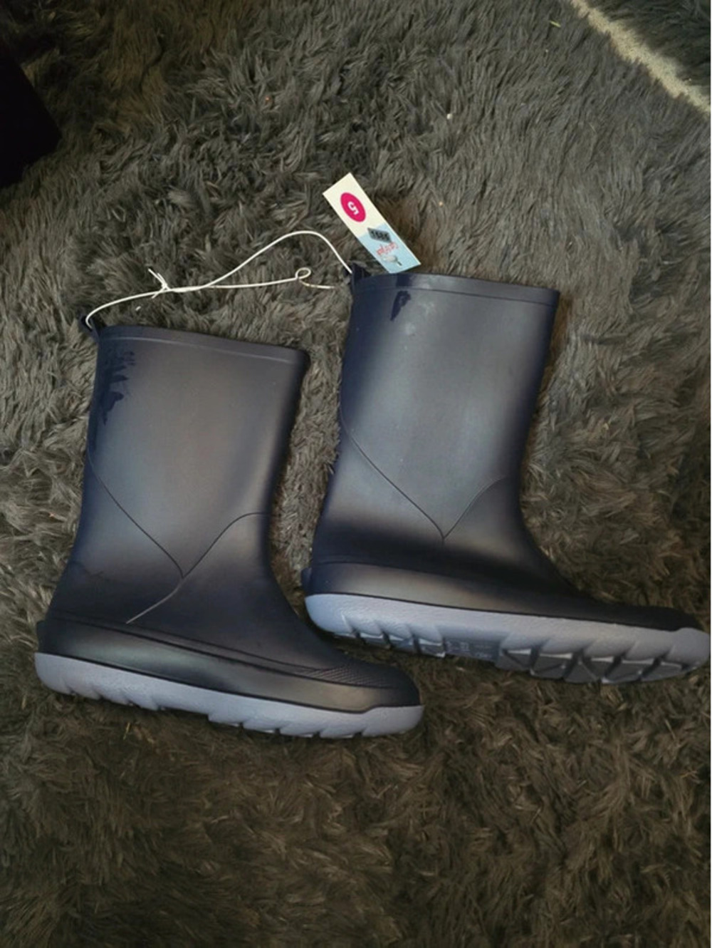 Size 5 brand new rainboots from target item 1585 box 22